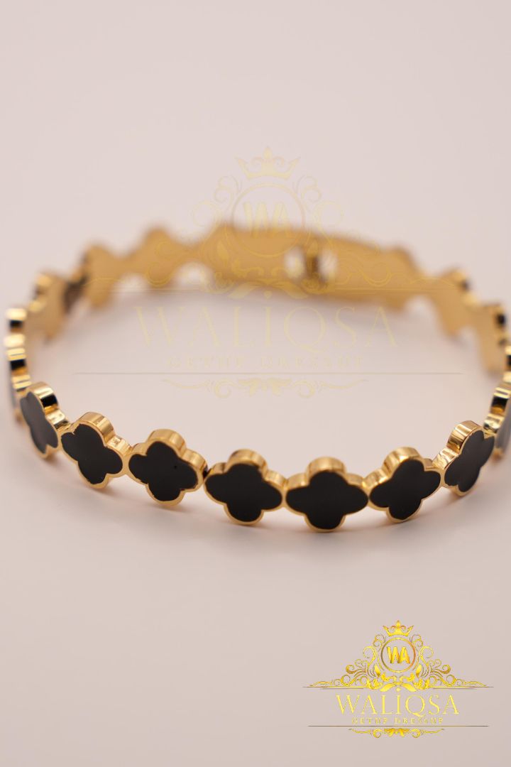 Clover Cuff