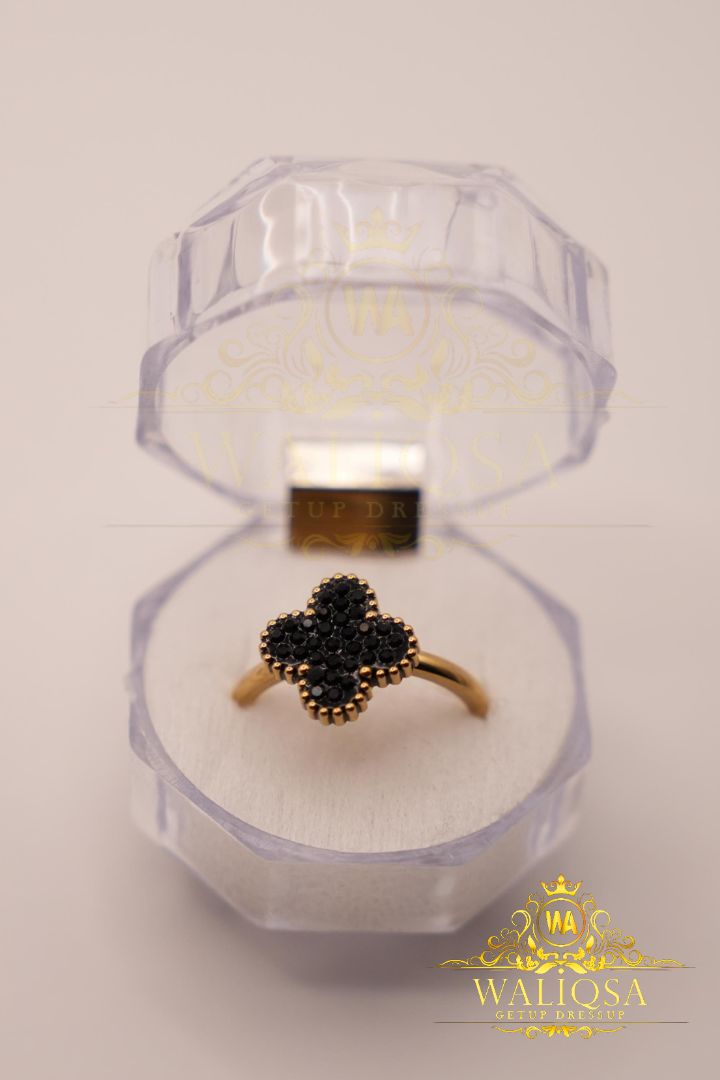 Clover Ebony